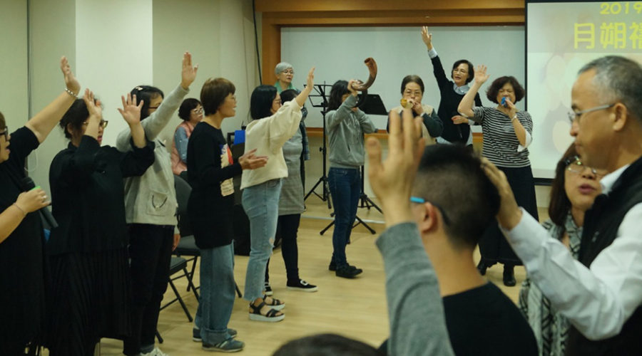 月朔禱告會中 謙卑禱告並宣告勝利！