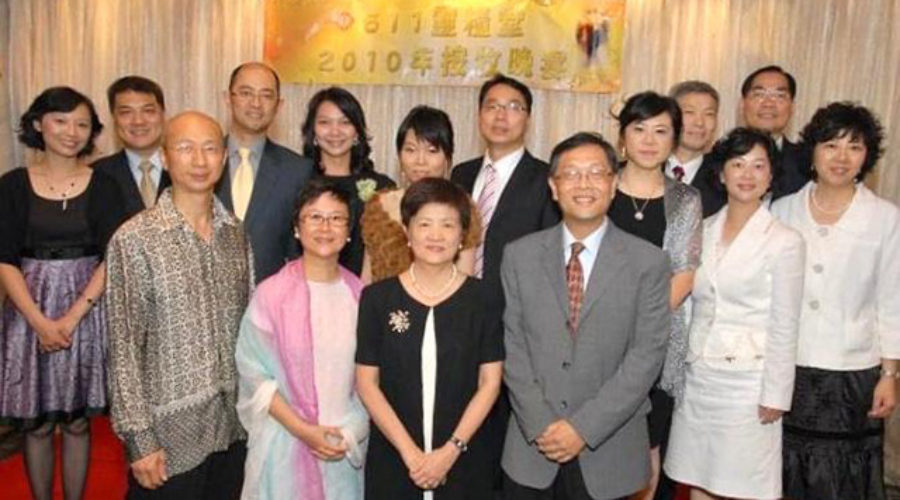 按牧十週年 感恩獻給神